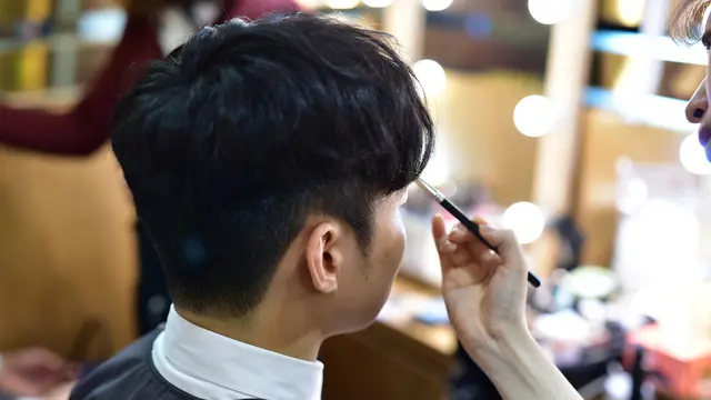 30 Inspirasi Gaya Rambut Pria yang Bisa Bikin Tampil Beda!