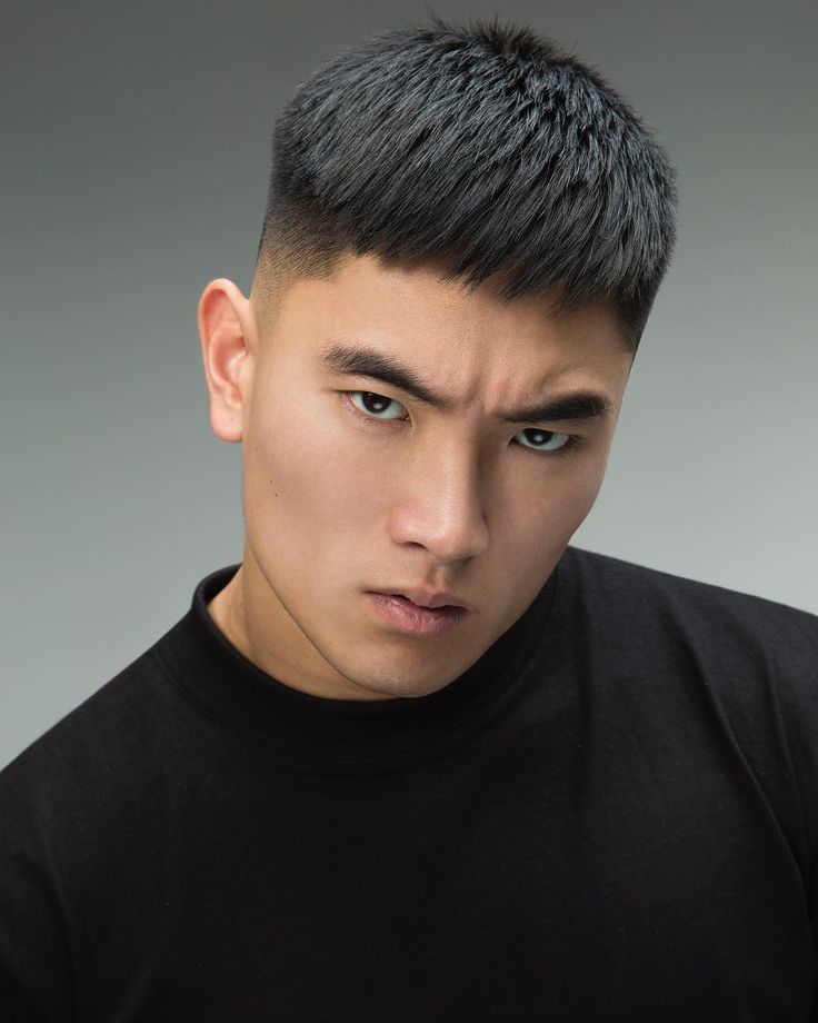 Potongan rambut pendek pria jantan