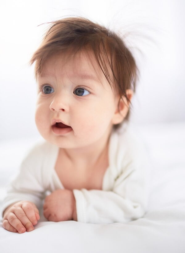 Tahap perkembangan bayi Usia 7-9 Bulan Tahap perkembangan bayi Usia 7-9 Bulan