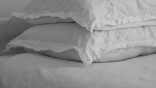 Rutin Ganti Sarung Bantal
